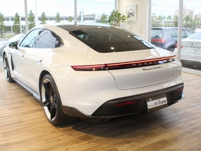 صورة 7 لـ 2021 Porsche TAYCAN