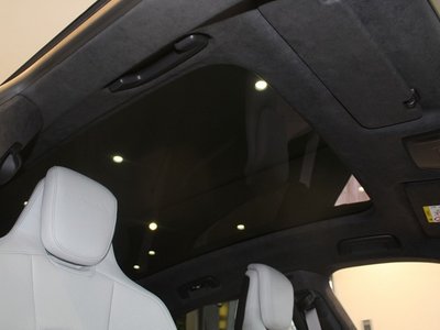 صورة 23 لـ 2021 Porsche TAYCAN