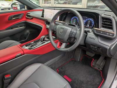 2025 Toyota CROWN SPORT 照片 42