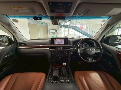 2018 Lexus LX thumbnail 20