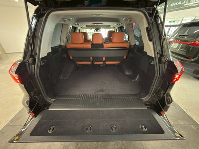 2018 Lexus LX photo 9