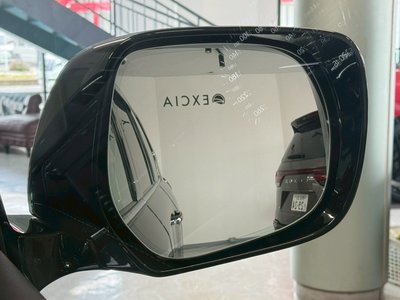 2018 Lexus LX photo 15