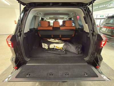 2018 Lexus LX photo 10