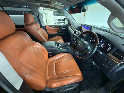 2018 Lexus LX thumbnail 40