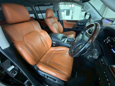 2018 Lexus LX thumbnail 41
