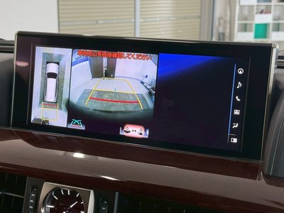 2018 Lexus LX thumbnail 32