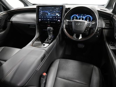 2023 Toyota ALPHARD — фото 4