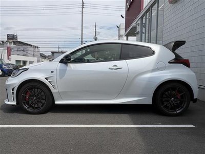 صورة 38 لـ 2025 Toyota GR YARIS