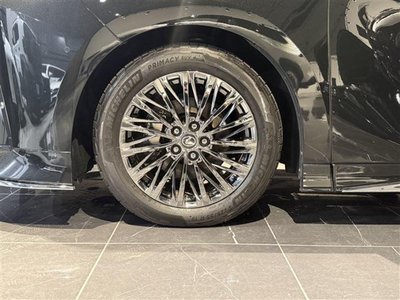 صورة 13 لـ 2024 Lexus LM