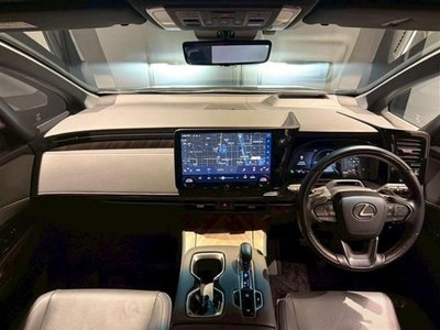 صورة 16 لـ 2024 Lexus LM