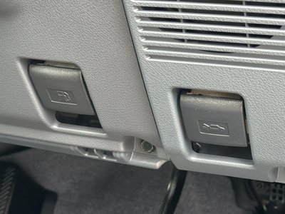 2025 Toyota LAND CRUISER 70 thumbnail 48