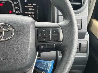 2025 Toyota LAND CRUISER 70 thumbnail 43