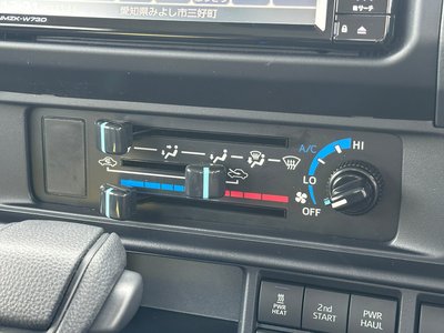 2025 Toyota LAND CRUISER 70 thumbnail 61