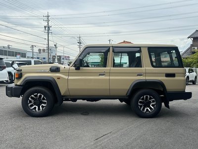 2025 Toyota LAND CRUISER 70 photo 7