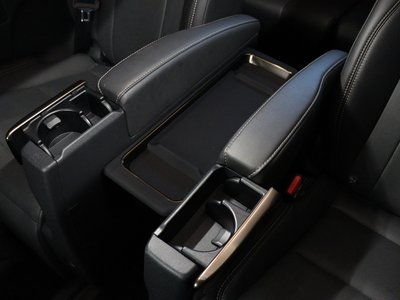 صورة 73 لـ 2024 Toyota ALPHARD