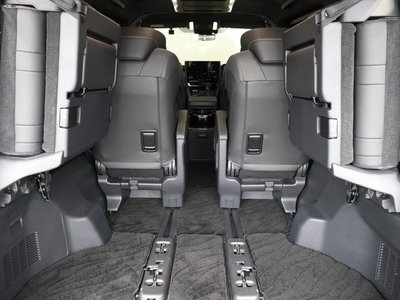 صورة 80 لـ 2024 Toyota ALPHARD