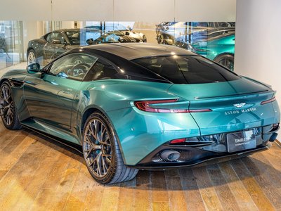 2024 Aston Martin DB12 — миниатюра 4