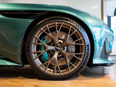 2024 Aston Martin DB12 — миниатюра 9