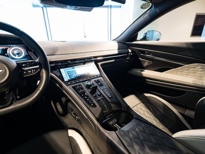 2024 Aston Martin DB12 — миниатюра 17