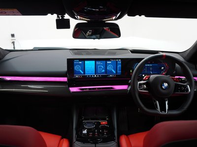 صورة مصغرة 14 لـ 2025 BMW M5