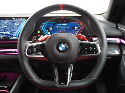 صورة مصغرة 17 لـ 2025 BMW M5