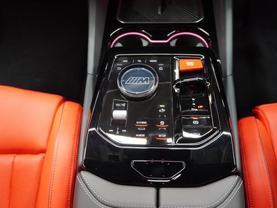 صورة مصغرة 40 لـ 2025 BMW M5