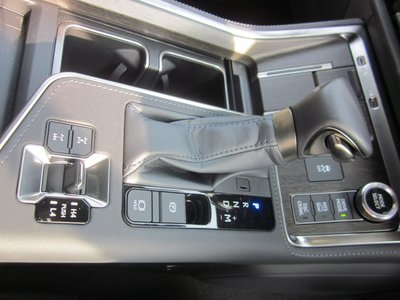 2025 Lexus GX — миниатюра 29