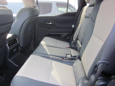 2025 Lexus GX — фото 16