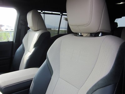 2025 Lexus GX — миниатюра 45