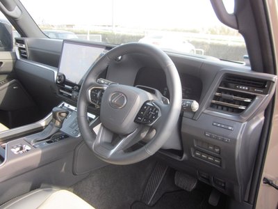 2025 Lexus GX — миниатюра 39