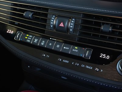 2018 Lexus LS — миниатюра 53