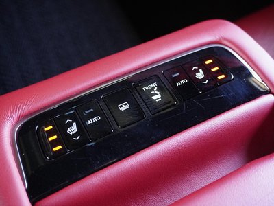 2018 Lexus LS — миниатюра 24