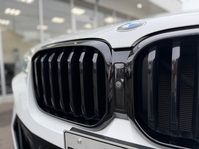 2023 BMW X4 photo 3