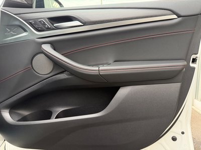 2023 BMW X4 thumbnail 26