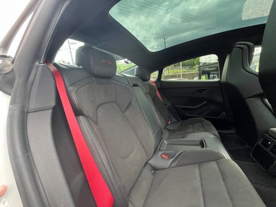 2022 Porsche TAYCAN thumbnail 38