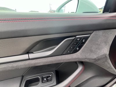 2022 Porsche TAYCAN thumbnail 59