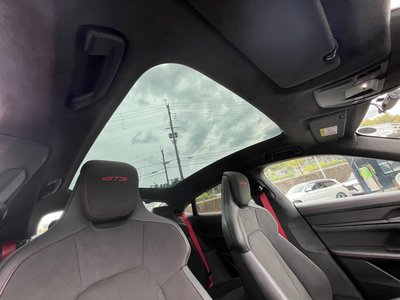 2022 Porsche TAYCAN photo 8