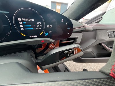 2022 Porsche TAYCAN thumbnail 17