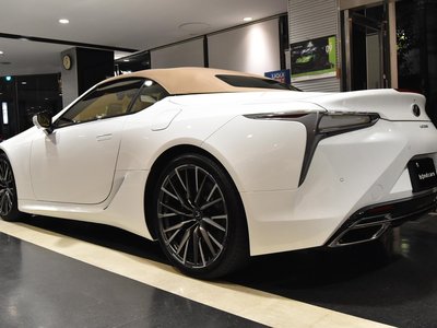 2023 Lexus LC CONVERTIBLE photo 4