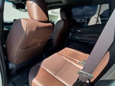 صورة 33 لـ 2024 Toyota LAND CRUISER 250