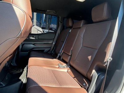 صورة 34 لـ 2024 Toyota LAND CRUISER 250
