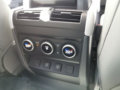 2025 LAND Rover DEFENDER — миниатюра 9