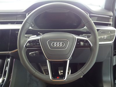 صورة مصغرة 25 لـ 2023 AUDI S8