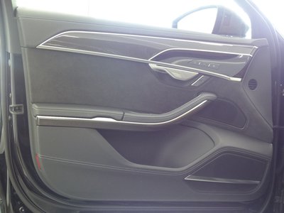 صورة مصغرة 73 لـ 2023 AUDI S8