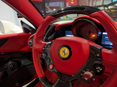 2015 Ferrari 488 GTB 照片 23
