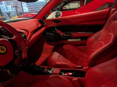 2015 Ferrari 488 GTB 照片 40