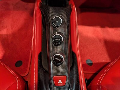 2015 Ferrari 488 GTB 照片 38