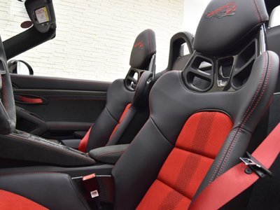 2025 Porsche 718 SPYDER photo 9
