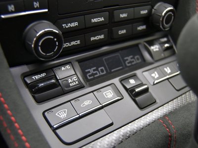2025 Porsche 718 SPYDER thumbnail 24