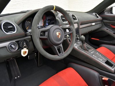 2025 Porsche 718 SPYDER photo 13
